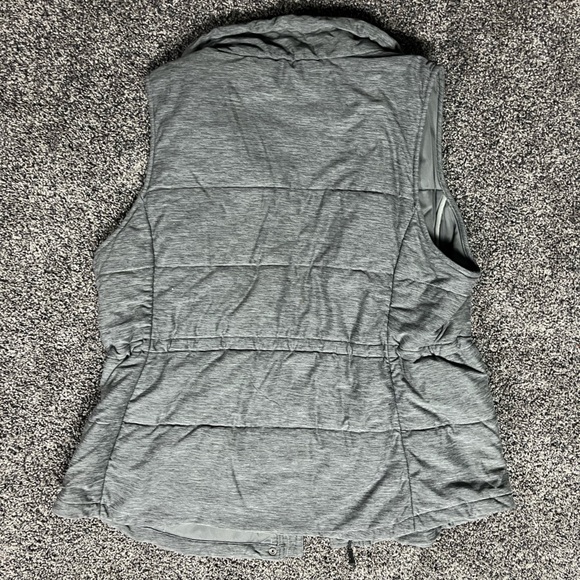 Grey North Face vest. Women’s size XL. - Picture 3 of 3